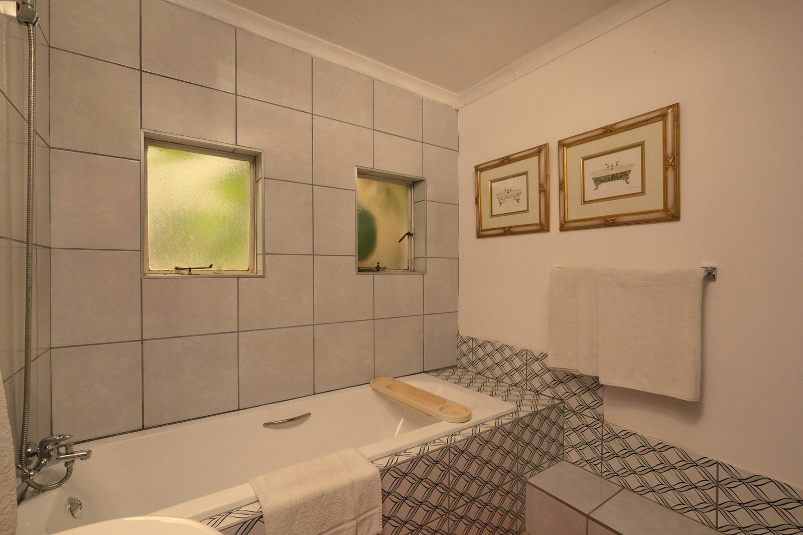 Read more about the article Shop The Best Bathroom Wall Art for a Beautiful Bathroom wall Decor